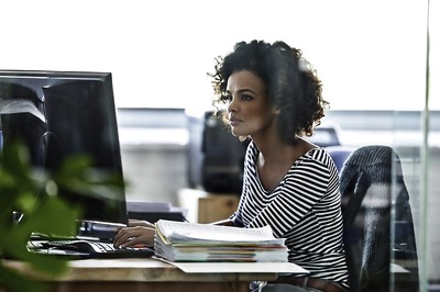 Office Workers Most Likely Using Lunch Hour to Plan Their Vacation: Kayak