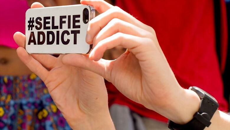 To Bring Gravitas to Campus, Aligarh College Bans Taking Selfies