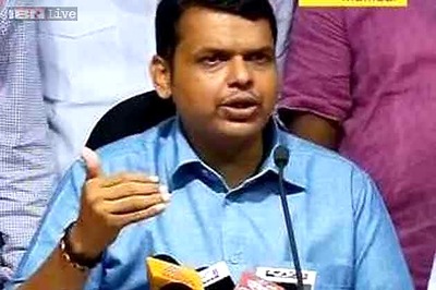 Devendra Fadnavis reviews status of key departments in Maharashtra