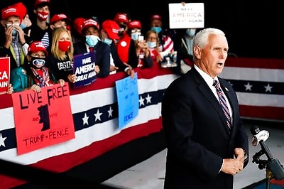 Pence's Airplane Returns To Airport After Striking Bird