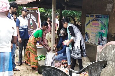 'Storm Troopers': Students, Volunteers Come to the Aid of Bengal's Cyclone Refugees