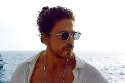 SRK Had A 'Busted Knee, Back Was Gone' During Jhoome Jo Pathaan Shoot, Bosco Martis Says 'He Never Complains'