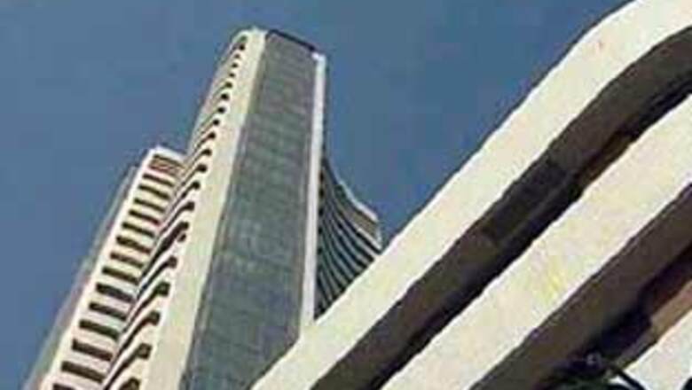 Sensex regains 10,000 level, IT stocks back in limelight