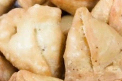 Love Eating Samosas? This Age-Old Shop is Your Destination