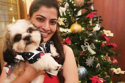 Varalaxmi Sarathkumar Goes Wedding Shopping With Father, Fiance And His Daughter