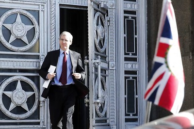 Russia, in Spy Rift Riposte, Expels 59 Diplomats From 23 Countries