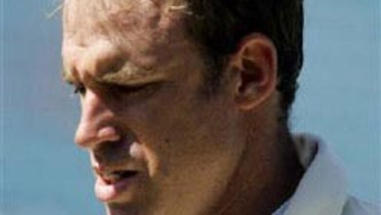 Hogg hogs limelight, Aus board mum on Hayden