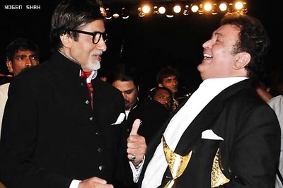 Bachchans, Kapoors bond over dinner