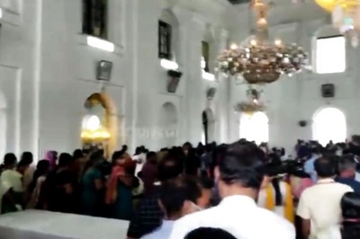 Video Shows Kerala Secretariat Staff Without Distancing, Masks at Canteen Election as State Reels Due to Virus