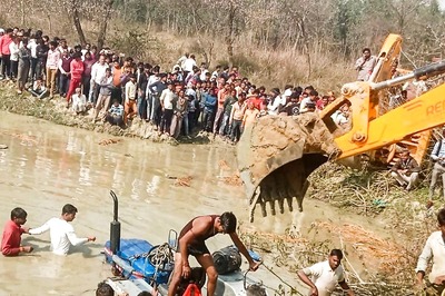 24 Dead, Including 8 Children, as Tractor-Trolley Falls into Pond in UP’s Kasganj