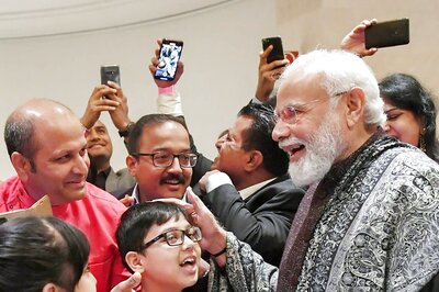 Young Boy's Rendition of Patriotic Song to PM Modi's Beats in Berlin Wins Hearts