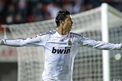 Ronaldo may quit Real for Man Utd return