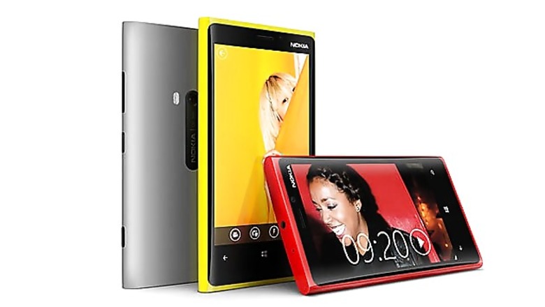 Nokia prices Lumia 920 above Samsung Galaxy S III