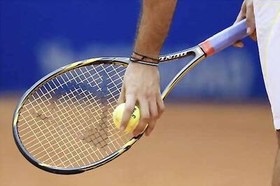 Kazakhs cut Czechs' lead to 2-1 in Davis Cup QFs