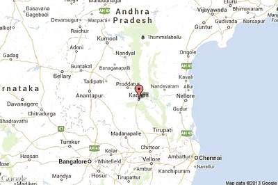 Five including three policemen injured in an attack by YSR Congress supporters