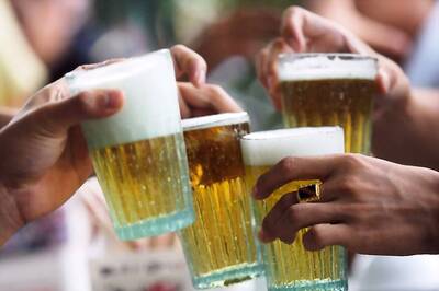 Middle-aged Adults Must Have 'Drink-Free' Days to Ward Off Cancer and Weight Gain
