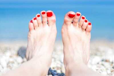 Try These Home Remedies And Say Goodbye to Cracked Heels