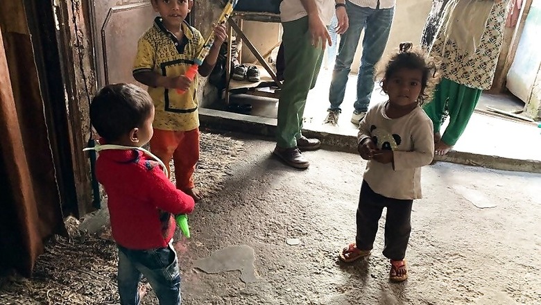 'Papa Ab Toh aa Jao': This Holi, Colours Hold No Meaning for Families Devastated by Delhi Riots